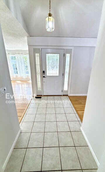 Building Photo - 1515 Mautenne Dr