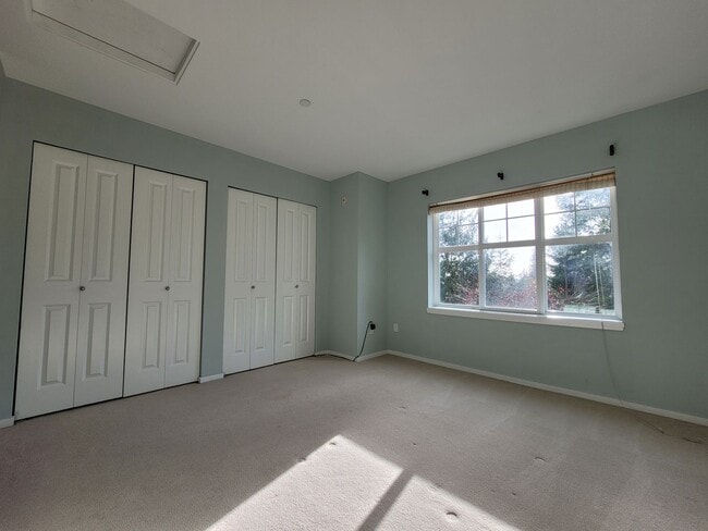 Building Photo - 22653 NE Alder Crest Ln