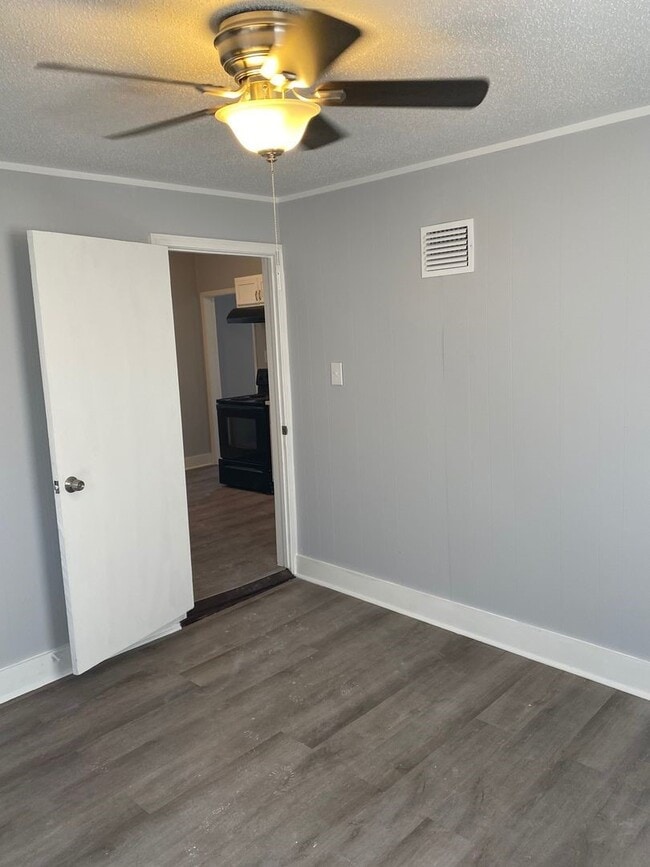 Building Photo - 1409 9th St