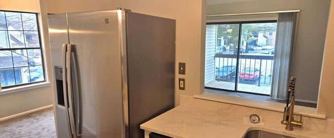 Building Photo - 3015 Lighthouse Ln