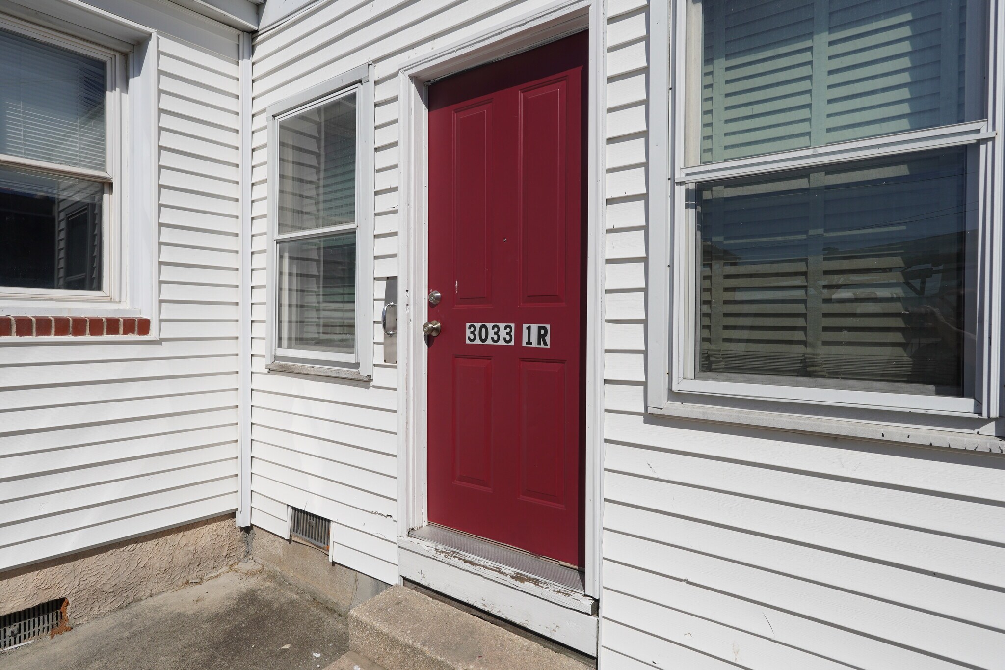 Building Photo - 3033 Hamilton Ave