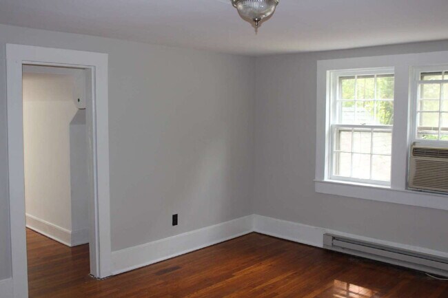 Building Photo - CHARMING HOUSE IN THE TOWN OF CLARKSVILLE VA.  MINUTES FROM SHOPPING AND ENTERTAINMENT.