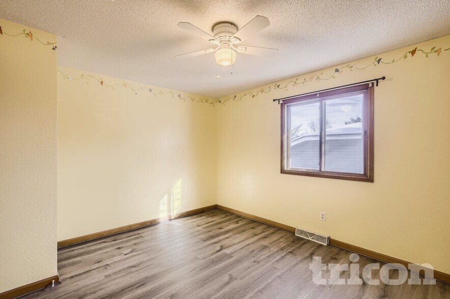 Building Photo - 4937 W 8th Street Rd
