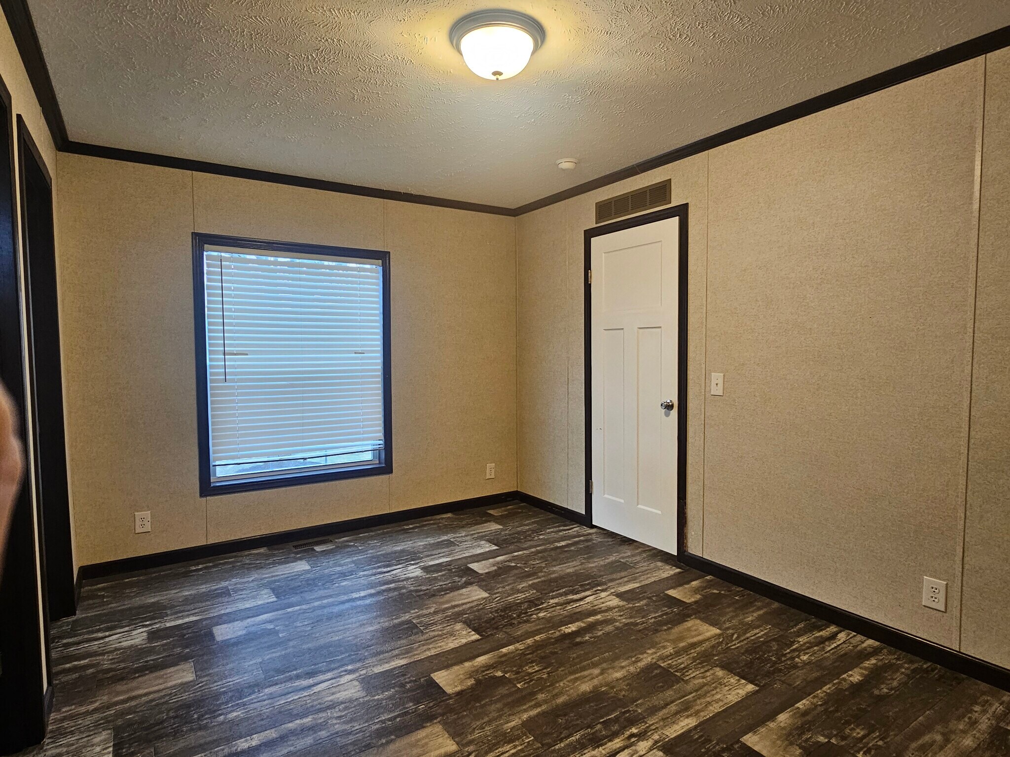 Building Photo - 333 E Lakewood Blvd