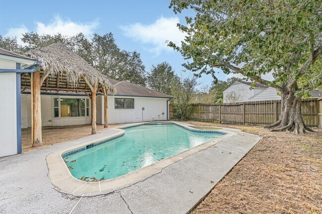 Building Photo - 212 E Castle Harbour Dr