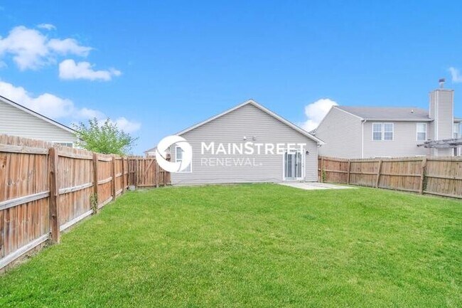 Building Photo - 3 Bedroom Pet-Friendly Home in Indianapolis, IN with Main Street Renewal