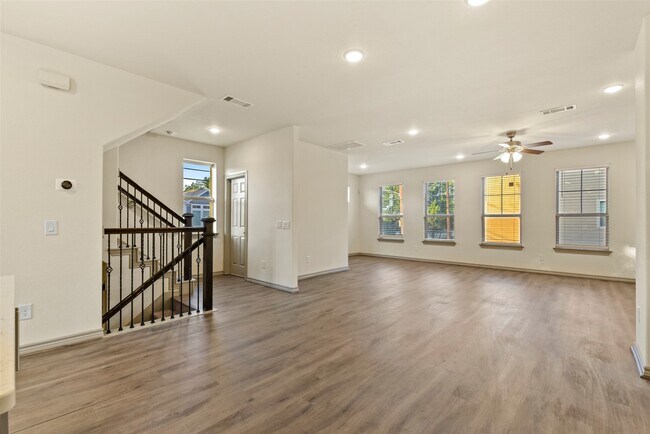 Building Photo - 2123 Sequoia Woods Dr