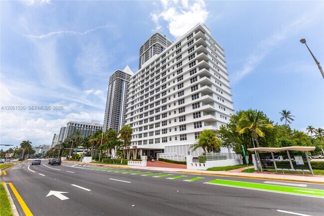 Building Photo - 4747 Collins Ave