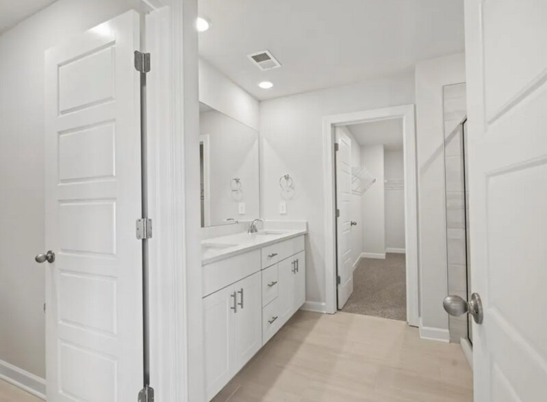 Building Photo - 527 Ward Wilson Trl