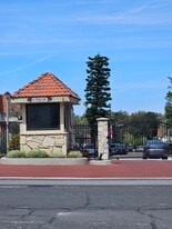 Building Photo - 27912 Ridgecove Ct N