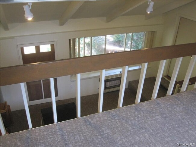 Building Photo - 909 US-9W