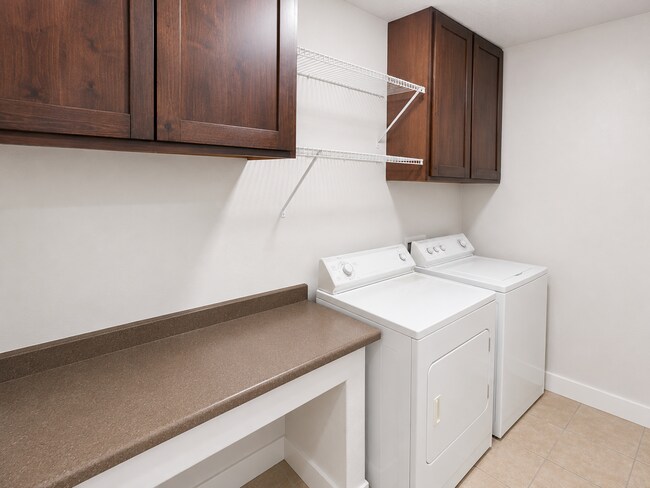 Building Photo - 91 W Springview Dr