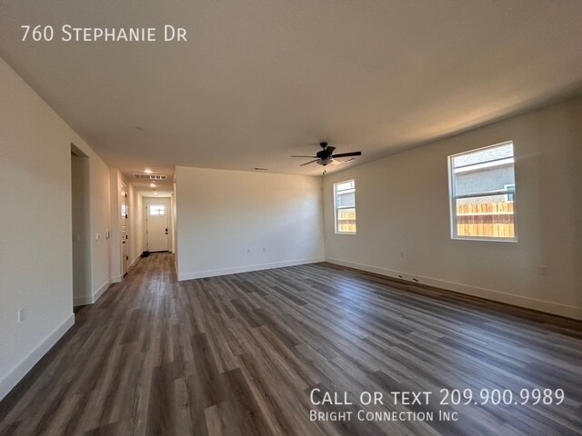 Building Photo - 760 Stephanie Dr