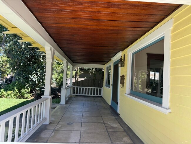 Building Photo - 2020 Milan Ave