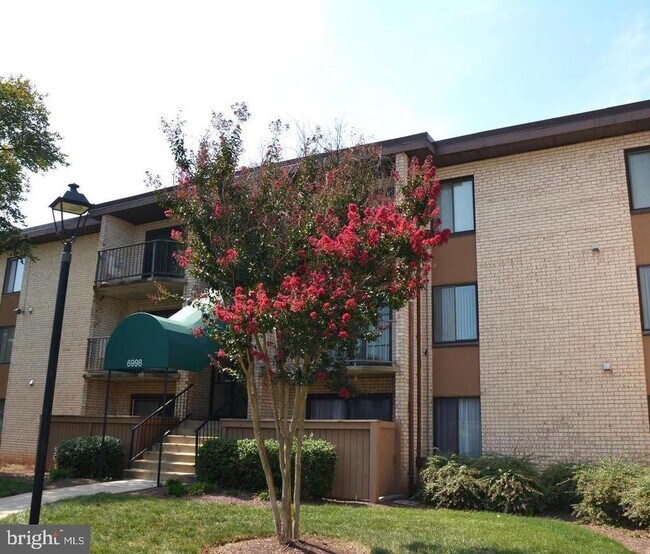 Building Photo - 6964 Hanover Pkwy