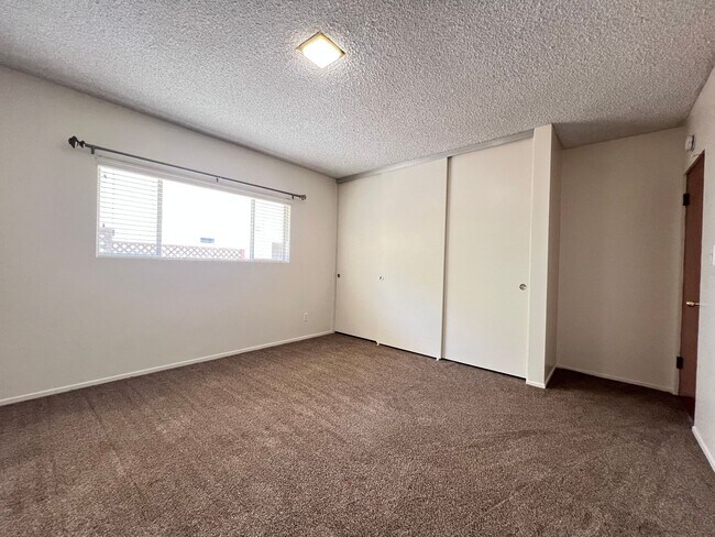 Building Photo - LEB