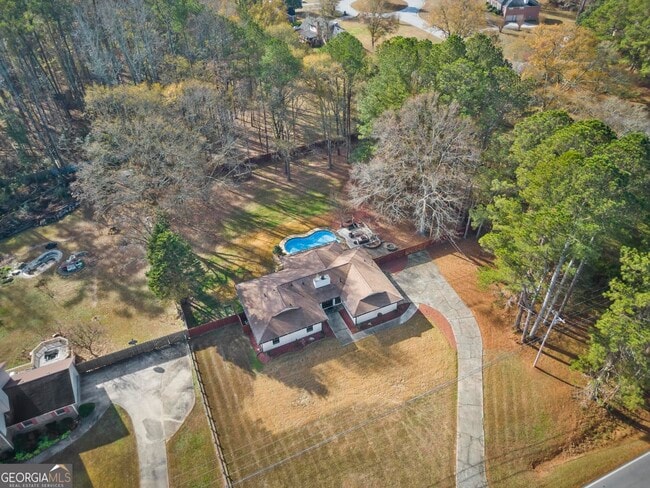 Building Photo - 558 Kenwood Rd