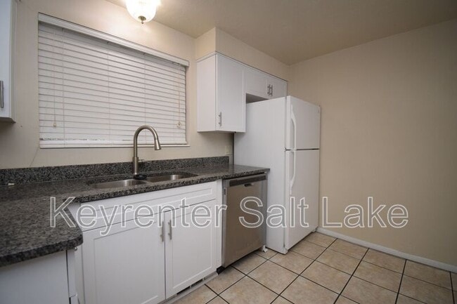 Building Photo - 788 David Way