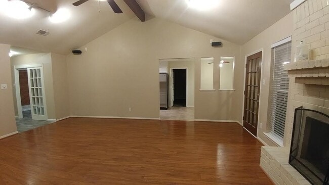 Building Photo - 9 N Deerfoot Cir
