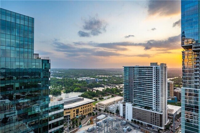 Building Photo - Condo High Rise - Lady Bird Lake Views