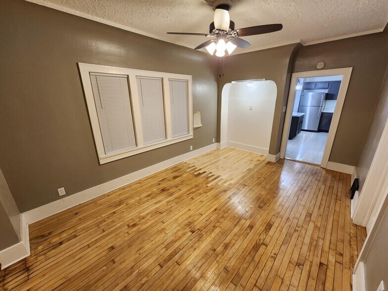 Building Photo - 1513 S 63rd St