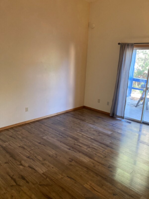 Building Photo - 60637 Devon Cir