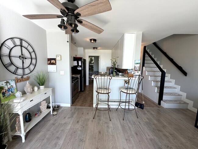 Building Photo - Furnished Malibu Condo Just Minutes from Pepperdine