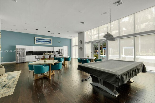 Building Photo - 18800 NE 29th Ave