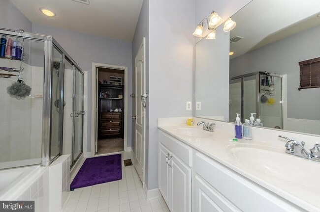 Building Photo - 16942 Chesley Pl