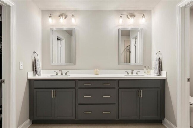 Building Photo - 1603 Glenivy