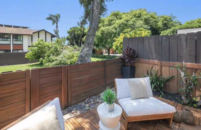 Building Photo - 2464 Caminito Ocean Cove