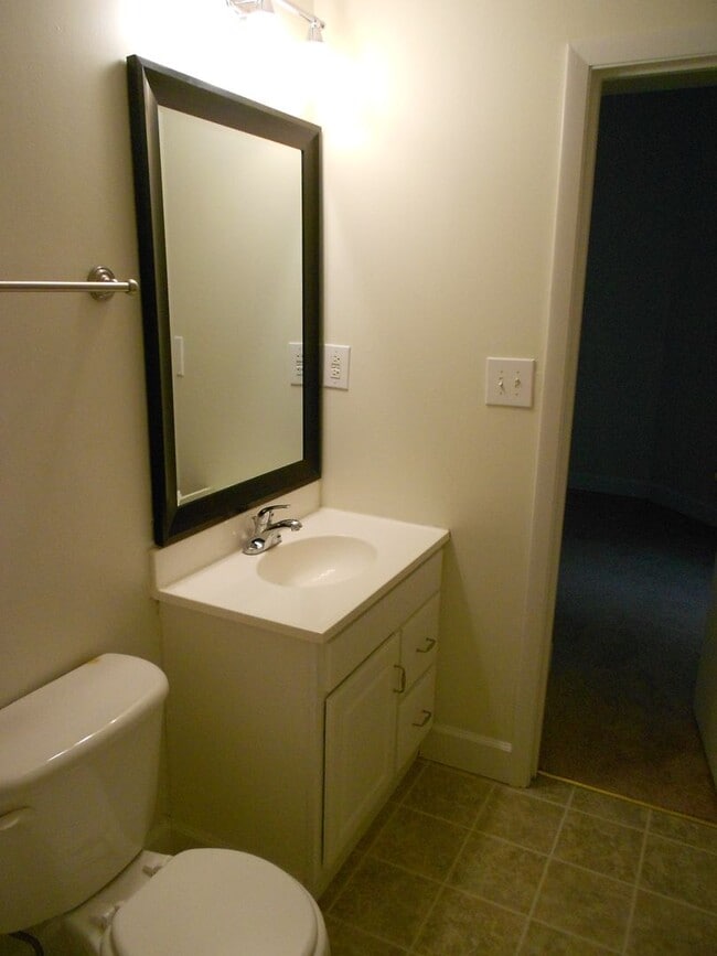 Building Photo - 1 Bedroom Apartment in Downtown Athens - S...
