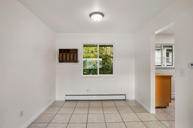 Building Photo - University Gardens Condominium Unit A7