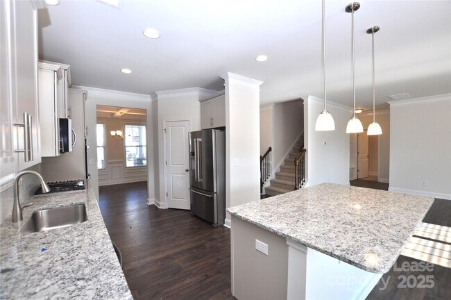 Building Photo - 8007 Oakmere Rd