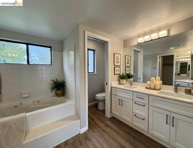 Building Photo - 20647 Maria Ct