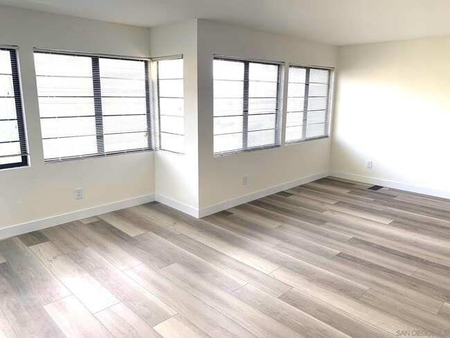 Building Photo - 8254 Avenida Navidad