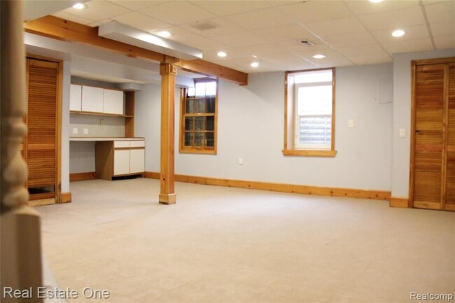 Building Photo - 44777 Saltz Rd