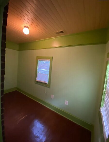 Building Photo - 3026 Church St