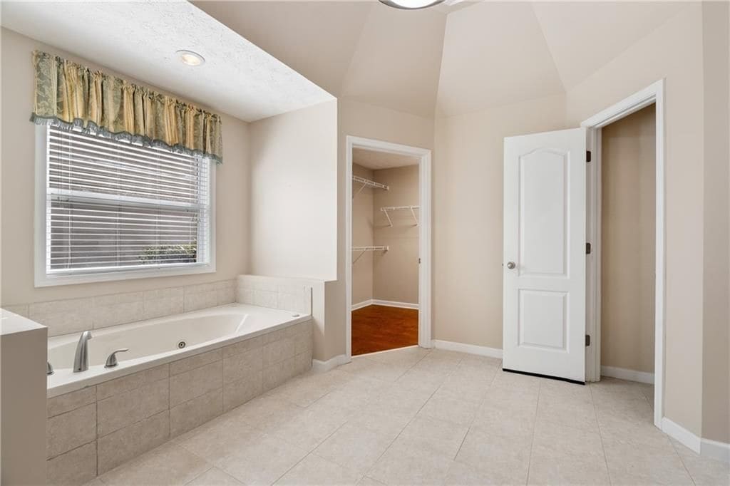 Building Photo - 1943 Jameson Cir NE