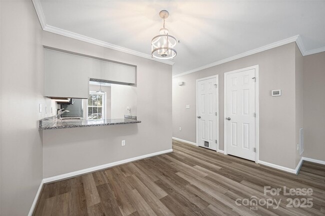 Building Photo - 704 Heritage Pkwy