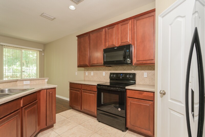 Building Photo - 7001 Interbay Blvd