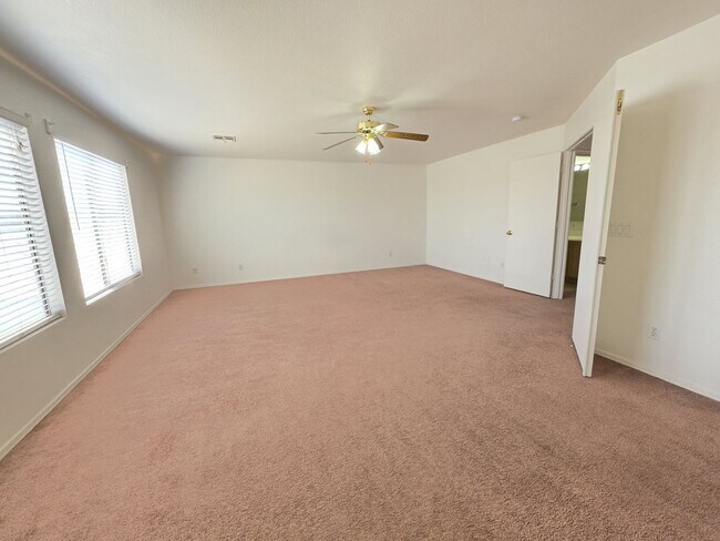 Building Photo - 30469 N Plantation Dr