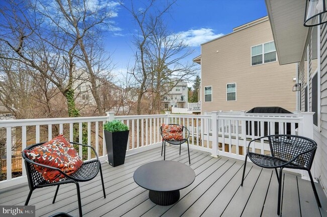 Building Photo - 6715 Cinnaminson Ct