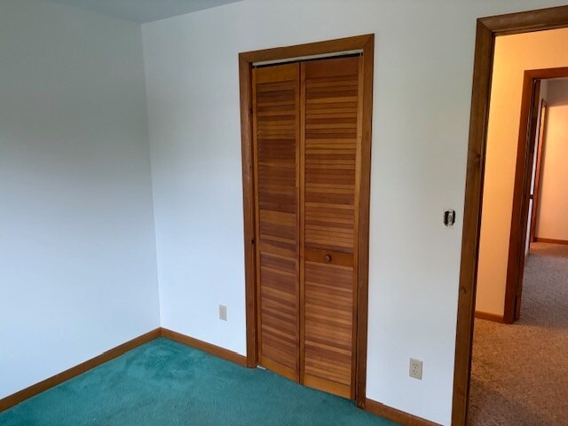 Building Photo - 945 1/2 Broglie Dr