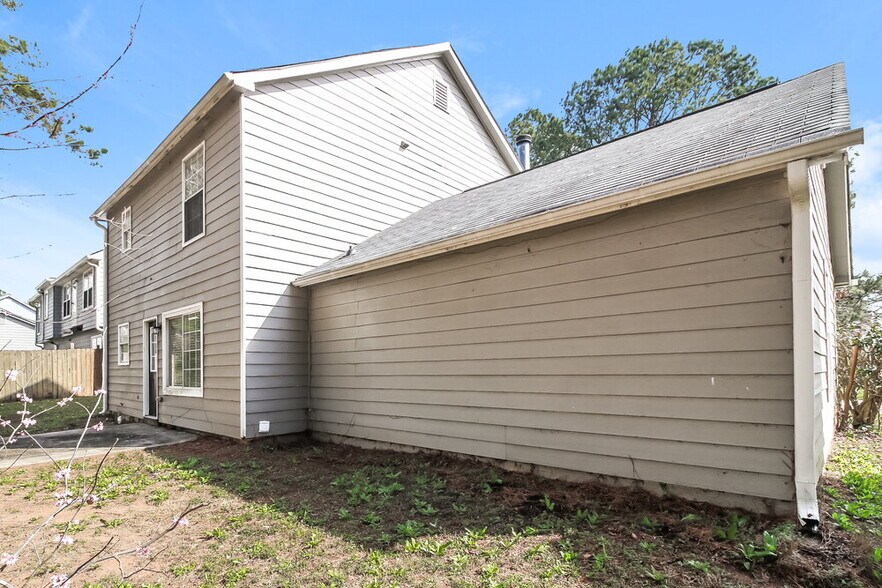 Building Photo - 1569 Dillard Rd