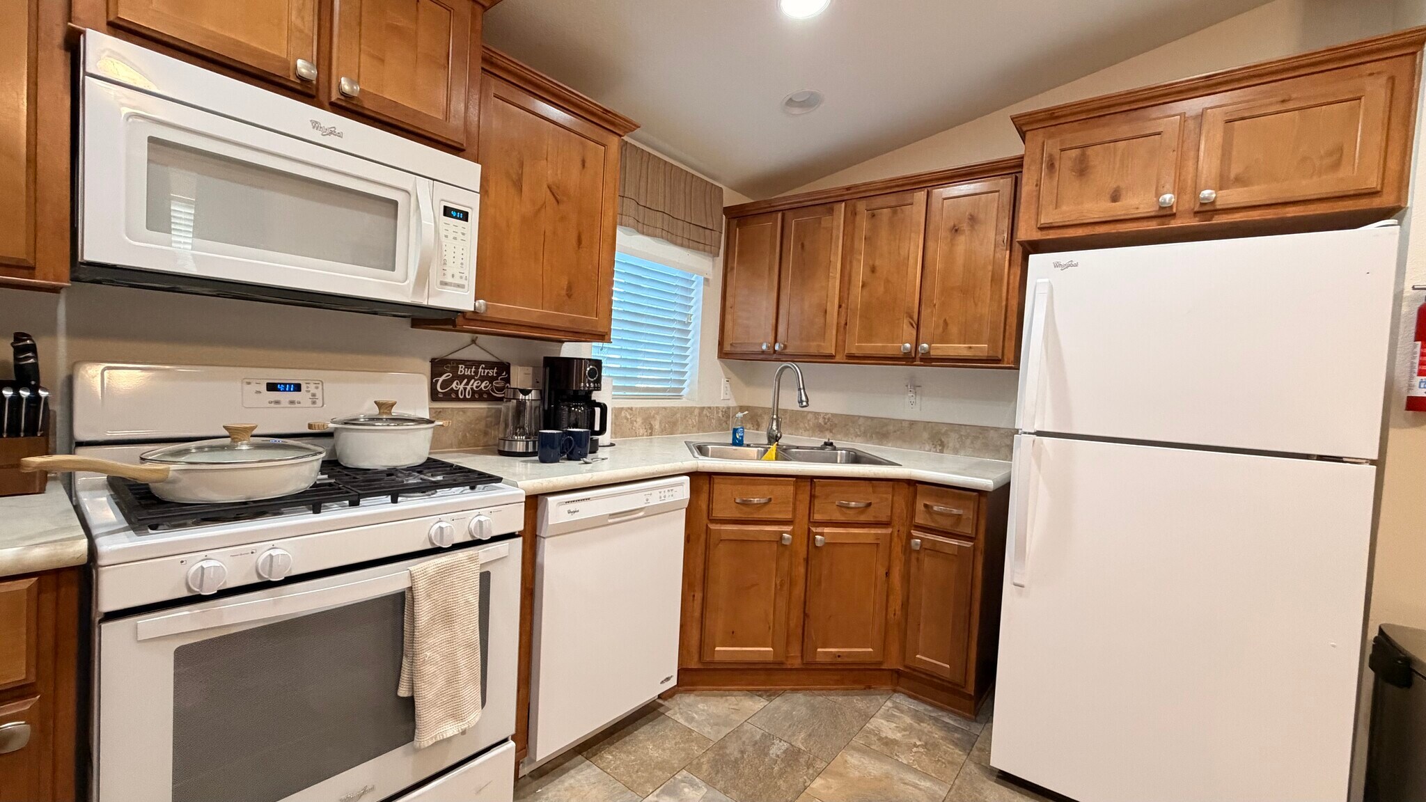 Building Photo - 1001 E Owens