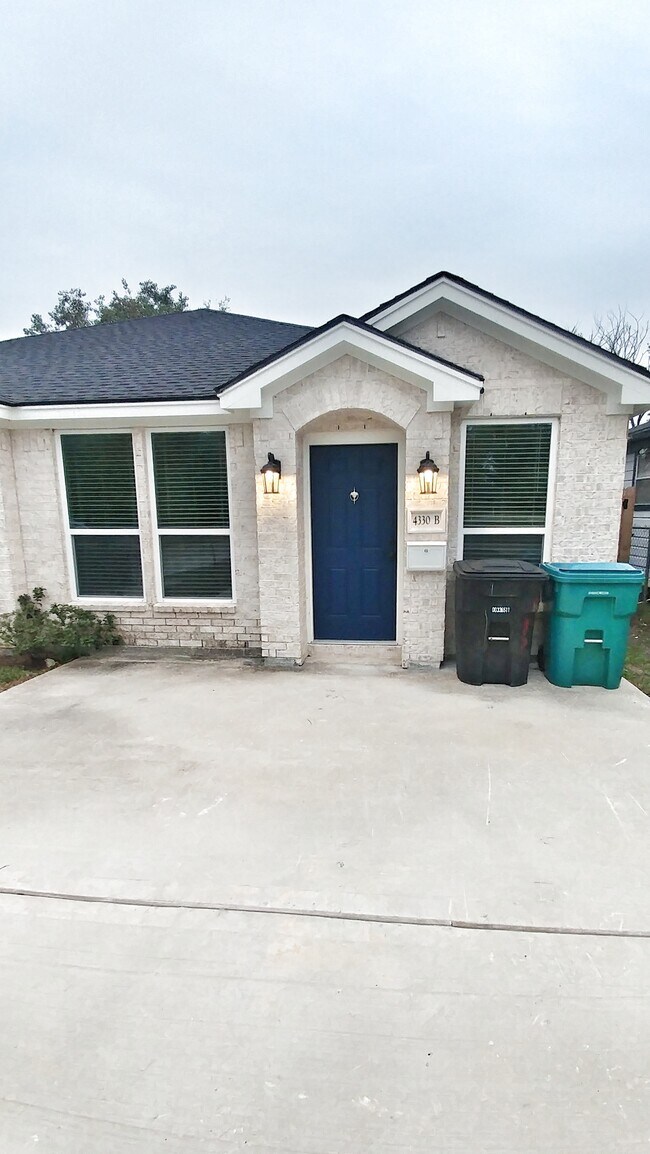 Building Photo - 4330 Mallow St