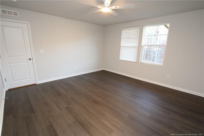 Building Photo - 510 Light Oak Wy