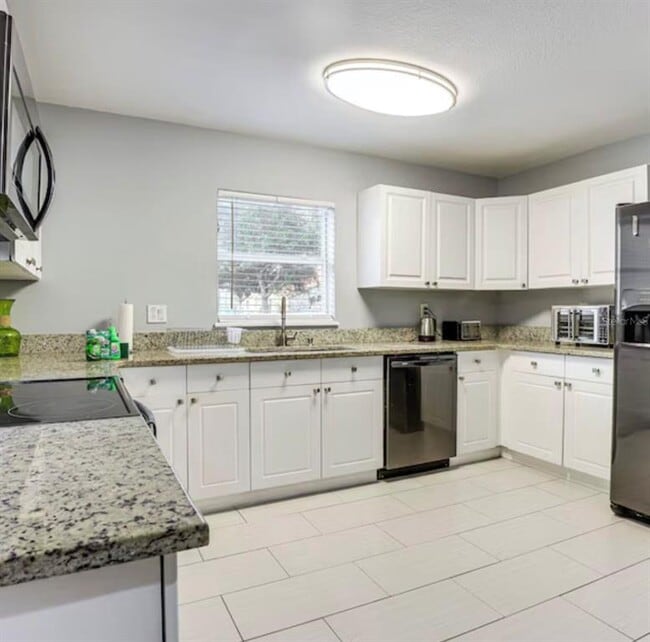 Building Photo - 2704 Club Cortile Cir