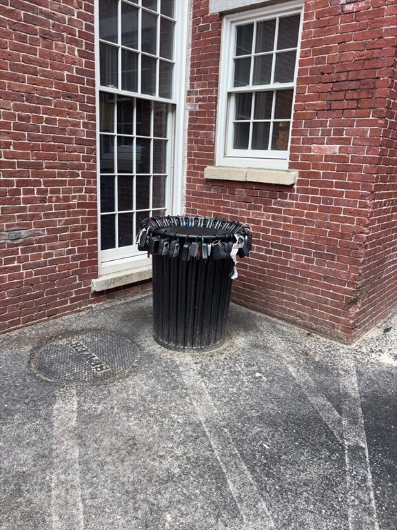 Building Photo - 130 John St